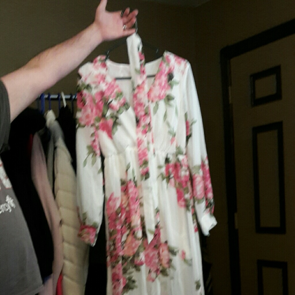 Gorgeous dress PLEASE SEE MEASUREMENS in descripti